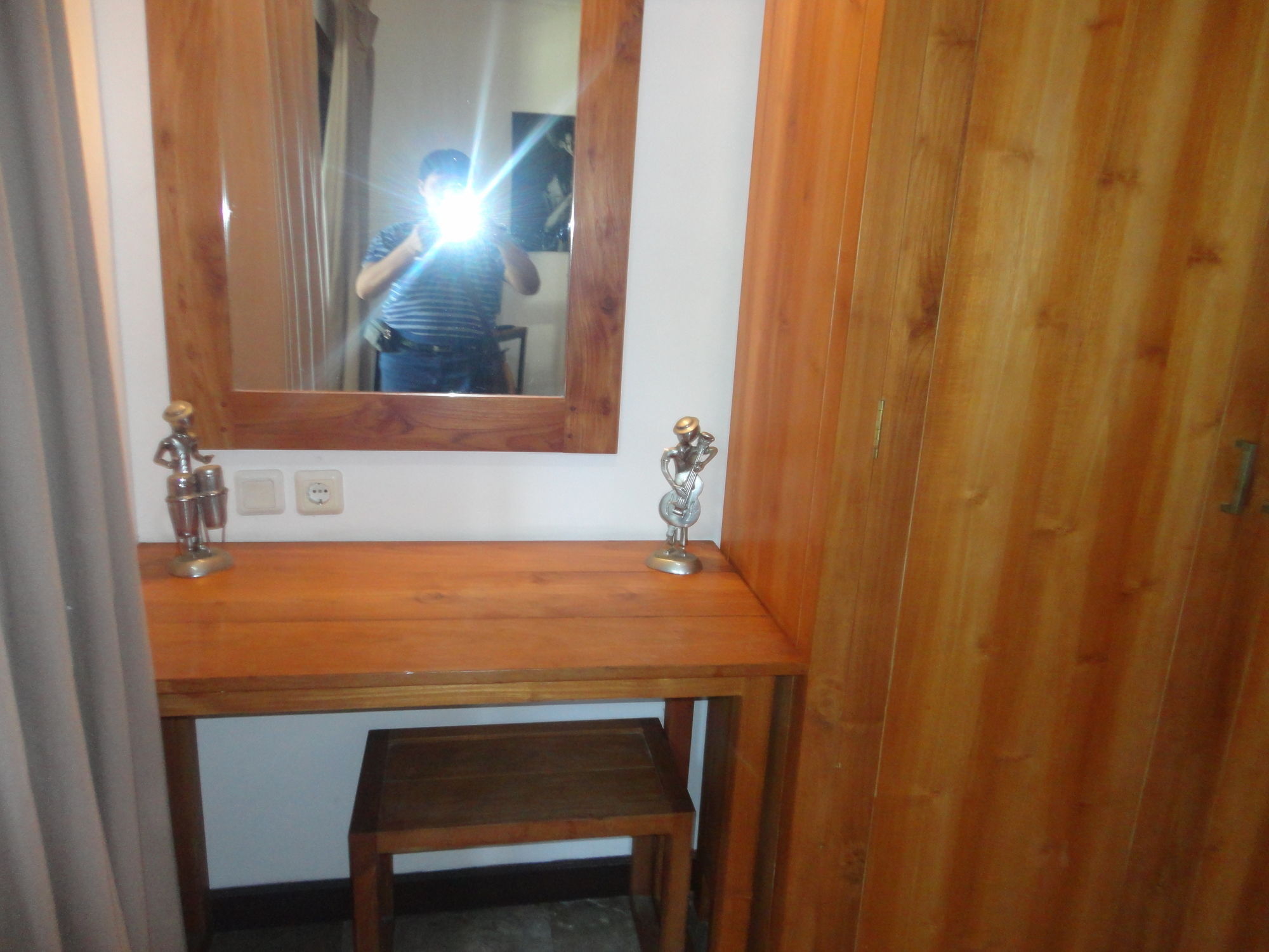 Kamar Madu Villa *